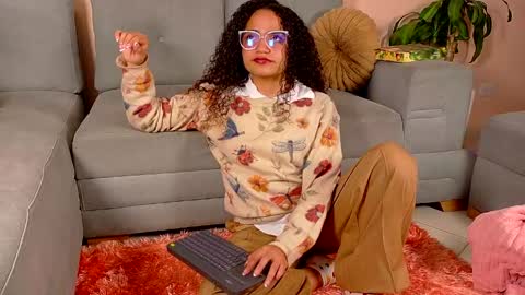 Snapshot of dahliabrowniee chatting on 04/23/26, 12:56 Dahli online show from 04/23/26, 12:56