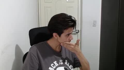 Snapshot of dahliarios chatting on 01/18/25, 07:49 lorena online show from 01/18/25, 07:49