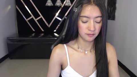 dahyan_ch online show from 10/10/25, 04:39