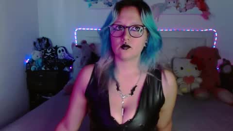 Snapshot of daiademoniaka chatting on 12/14/25, 07:18 online show from 12/14/25, 07:18