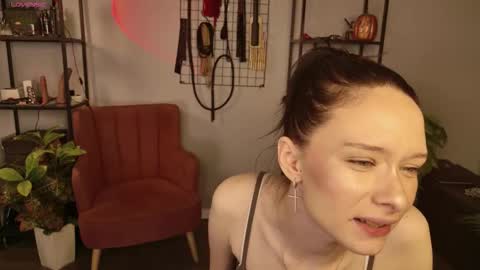 Snapshot of daily_glam chatting on 10/23/25, 12:26 daily_glam online show from 10/23/25, 12:26