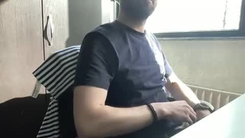 Snapshot of dailybully chatting on 04/20/26, 07:55 Your daily dose online show from 04/20/26, 07:55