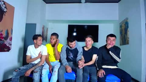 Snapshot of daiquirie chatting on 09/12/25, 12:05 daiquirie online show from 09/12/25, 12:05