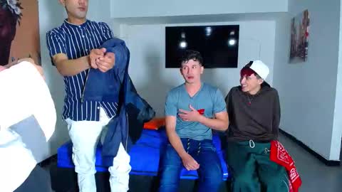 Snapshot of daiquirie chatting on 10/11/25, 12:15 daiquirie online show from 10/11/25, 12:15