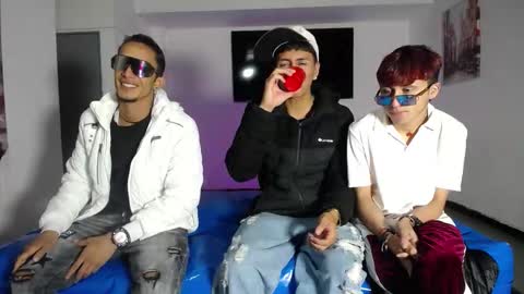 Snapshot of daiquirie chatting on 10/19/25, 11:44 daiquirie online show from 10/19/25, 11:44