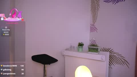 Snapshot of daisha_riley chatting on 03/10/25, 03:41 Lauren            online show from 03/10/25, 03:41