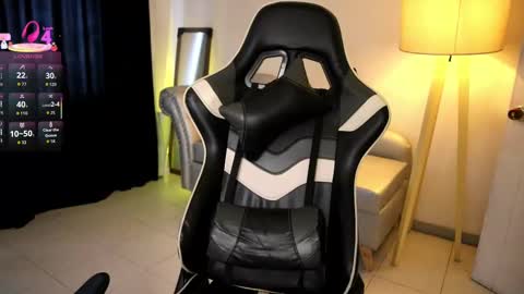 Snapshot of daisha_riley chatting on 09/09/25, 02:38 Lauren            online show from 09/09/25, 02:38