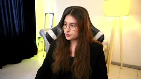 Snapshot of daisha_riley chatting on 09/20/25, 01:23 Lauren            online show from 09/20/25, 01:23