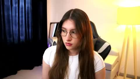 Snapshot of daisha_riley chatting on 09/23/25, 01:36 Lauren            online show from 09/23/25, 01:36