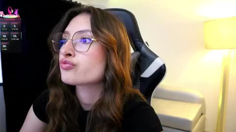 Snapshot of daisha_riley chatting on 10/10/25, 08:30 Lauren            online show from 10/10/25, 08:30