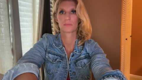 Daisy137 online show from 11/12/25, 03:45