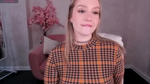 Snapshot of daisy_beckerr chatting on 03/26/26, 09:37 Viickie online show from 03/26/26, 09:37