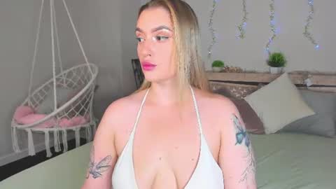 Snapshot of daisy_beckerr chatting on 06/11/26, 09:29 Viickie online show from 06/11/26, 09:29