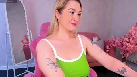 Snapshot of daisy_beckerr chatting on 07/04/26, 09:15 Viickie online show from 07/04/26, 09:15