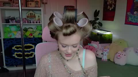 Snapshot of daisy_dollxo chatting on 05/05/26, 07:33 Daisy online show from 05/05/26, 07:33