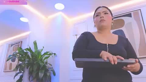 Daisy Price online show from 03/26/26, 10:10