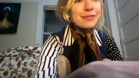 DaisyB3 online show from 01/08/25, 02:35