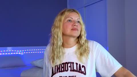 Snapshot of daisydavis_ chatting on 03/17/26, 05:38 Daisy online show from 03/17/26, 05:38