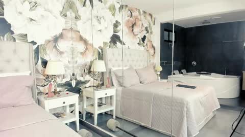 daisylin_mb online show from 09/24/25, 08:23