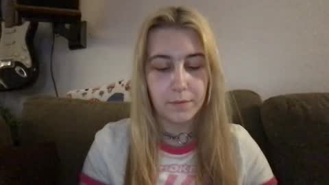 Snapshot of daisymynx chatting on 03/30/26, 08:37 daisymynx online show from 03/30/26, 08:37