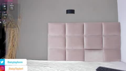 Snapshot of daisytaylor_ chatting on 10/02/25, 12:34 Daisy online show from 10/02/25, 12:34