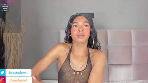 Snapshot of daisytaylor_ chatting on 10/03/25, 12:57 Daisy online show from 10/03/25, 12:57
