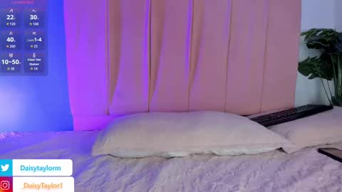 Snapshot of daisytaylor_ chatting on 10/13/25, 12:38 Daisy online show from 10/13/25, 12:38