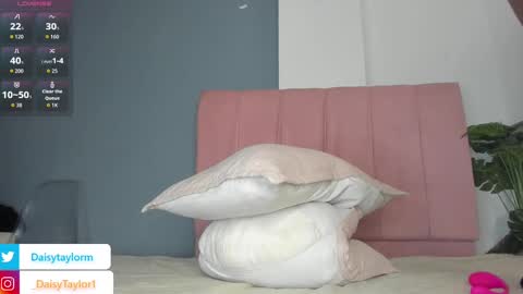 Snapshot of daisytaylor_ chatting on 10/15/25, 10:15 Daisy online show from 10/15/25, 10:15