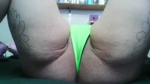 Snapshot of daisytucson chatting on 02/27/25, 04:32 DaisyTucson online show from 02/27/25, 04:32