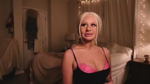 Snapshot of daisyy888 chatting on 03/18/26, 12:14 daisy online show from 03/18/26, 12:14