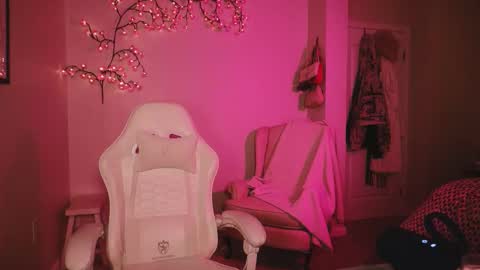 Snapshot of daisyy888 chatting on 03/22/26, 02:04 daisy online show from 03/22/26, 02:04