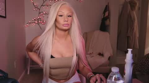 Snapshot of daisyy888 chatting on 04/15/26, 12:06 daisy online show from 04/15/26, 12:06