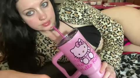 Snapshot of daisyyylove chatting on 01/04/25, 08:17 daisy love online show from 01/04/25, 08:17