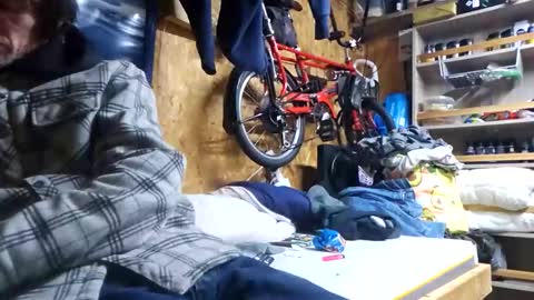 Snapshot of daiwants2fku chatting on 09/20/25, 11:17 dave online show from 09/20/25, 11:17