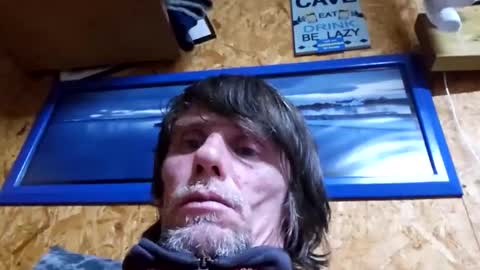 Snapshot of daiwants2fku chatting on 11/03/25, 11:37 dave online show from 11/03/25, 11:37