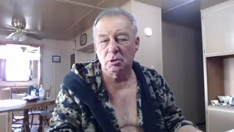 Snapshot of dakit2 chatting on 12/04/24, 03:54 dakit online show from 12/04/24, 03:54