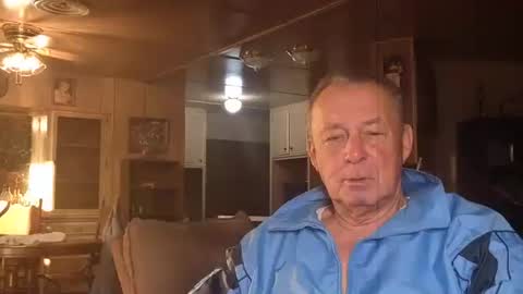 Snapshot of dakit2 chatting on 11/23/25, 03:01 dakit online show from 11/23/25, 03:01