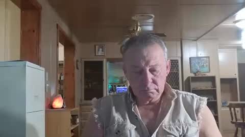 Snapshot of dakit2 chatting on 12/05/25, 03:41 dakit online show from 12/05/25, 03:41