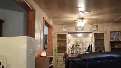 Snapshot of dakit2 chatting on 12/14/25, 04:34 dakit online show from 12/14/25, 04:34