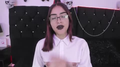 Snapshot of dakitty_moon chatting on 02/19/25, 04:00 dakitty_moon online show from 02/19/25, 04:00