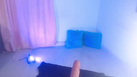 VALENTINA  online show from 11/01/25, 08:49