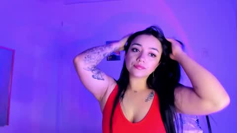 dakostelee1_ online show from 11/11/25, 10:54