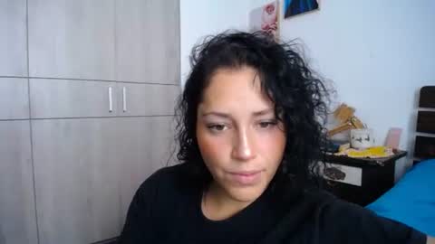 Snapshot of dakota01_ chatting on 12/16/24, 07:00 IG dakotasofiaa online show from 12/16/24, 07:00