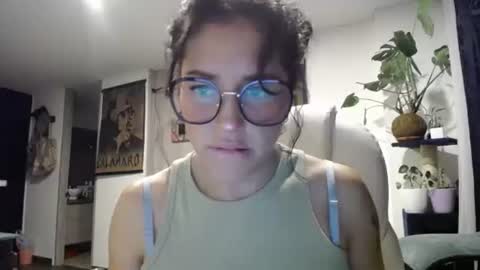 Snapshot of dakota01_ chatting on 12/17/24, 05:51 IG dakotasofiaa online show from 12/17/24, 05:51