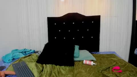 Dakota and Valerie online show from 03/09/25, 04:49