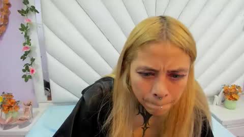 Snapshot of dakota_angell_ chatting on 02/05/26, 03:00 Dakota online show from 02/05/26, 03:00