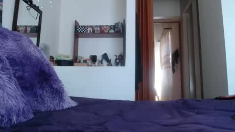 Snapshot of dakota_dark_ chatting on 01/14/25, 05:23 Dakota online show from 01/14/25, 05:23