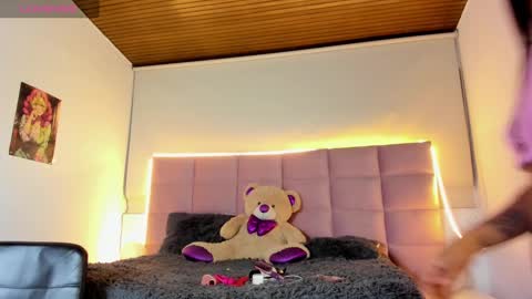 Snapshot of dakota_ds chatting on 12/06/24, 02:13 dakota_ds online show from 12/06/24, 02:13