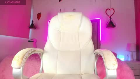 Snapshot of dakota_ds chatting on 03/11/25, 10:42 dakota_ds online show from 03/11/25, 10:42