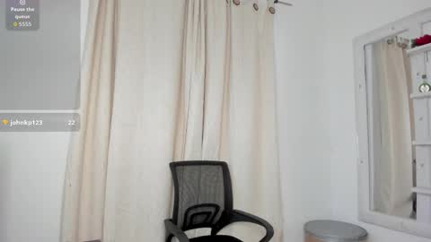 Snapshot of dakota_jenkins chatting on 11/23/25, 03:17 janeth online show from 11/23/25, 03:17